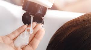 You are currently viewing “HOW TO BUILD THE PERFECT WASH DAY ROUTINE FOR CURLY HAIR.”